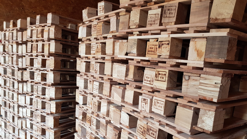 depozitare paleti de lemn moutardi