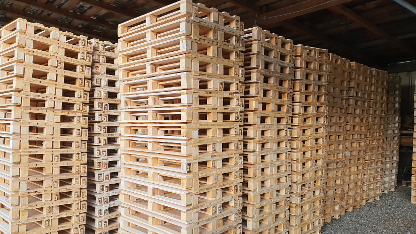 turnuri din paleti din lemn moutardi